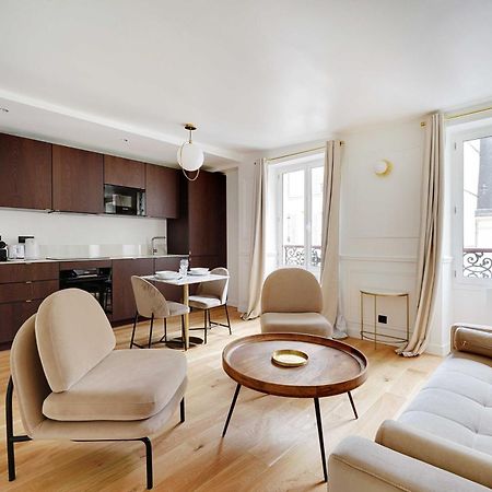 Luxurious Getaway Between Eiffel Tower And Invalides Apartment Paris Exterior photo